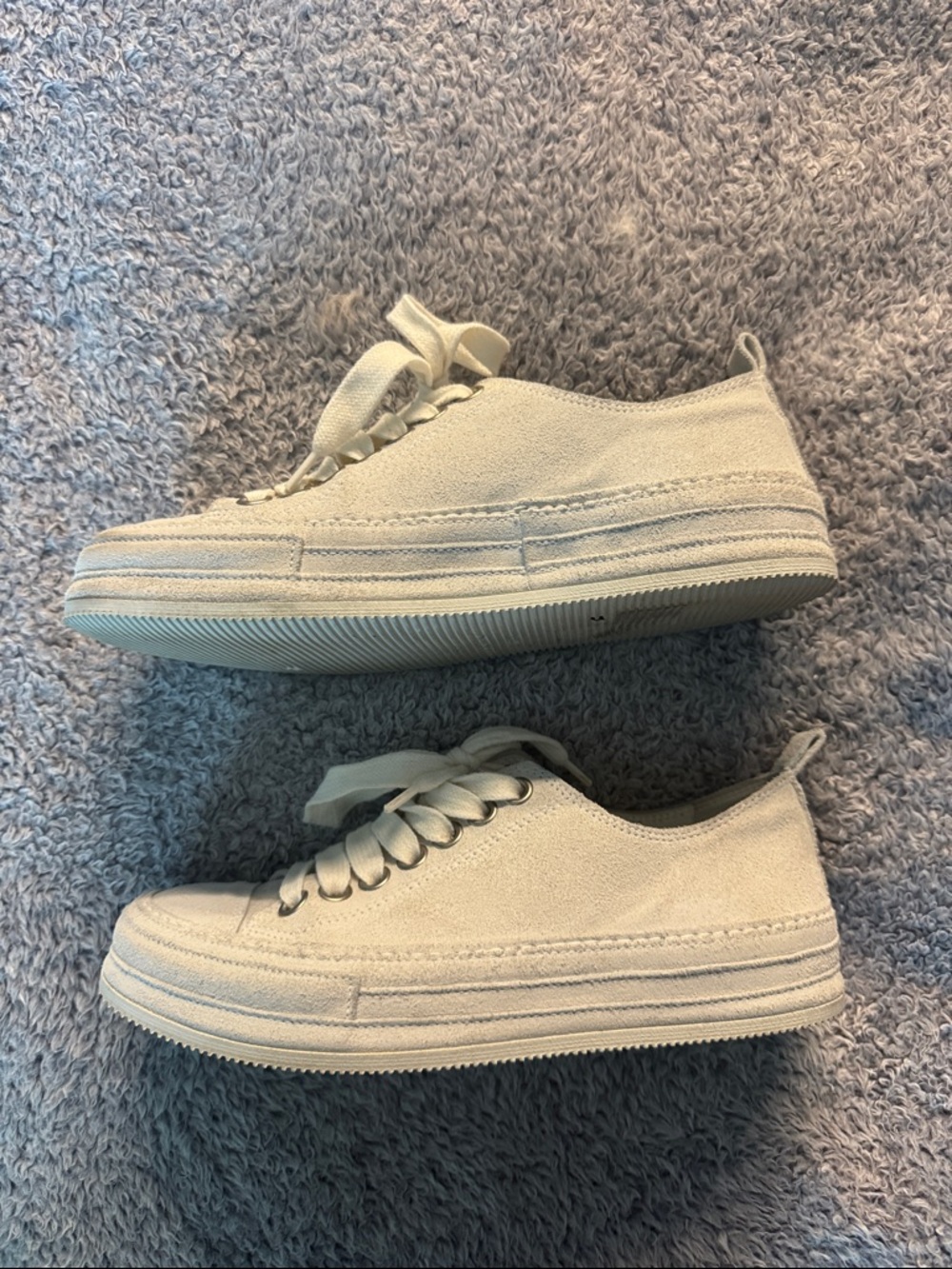 Sneakers - Picture 3 of 7